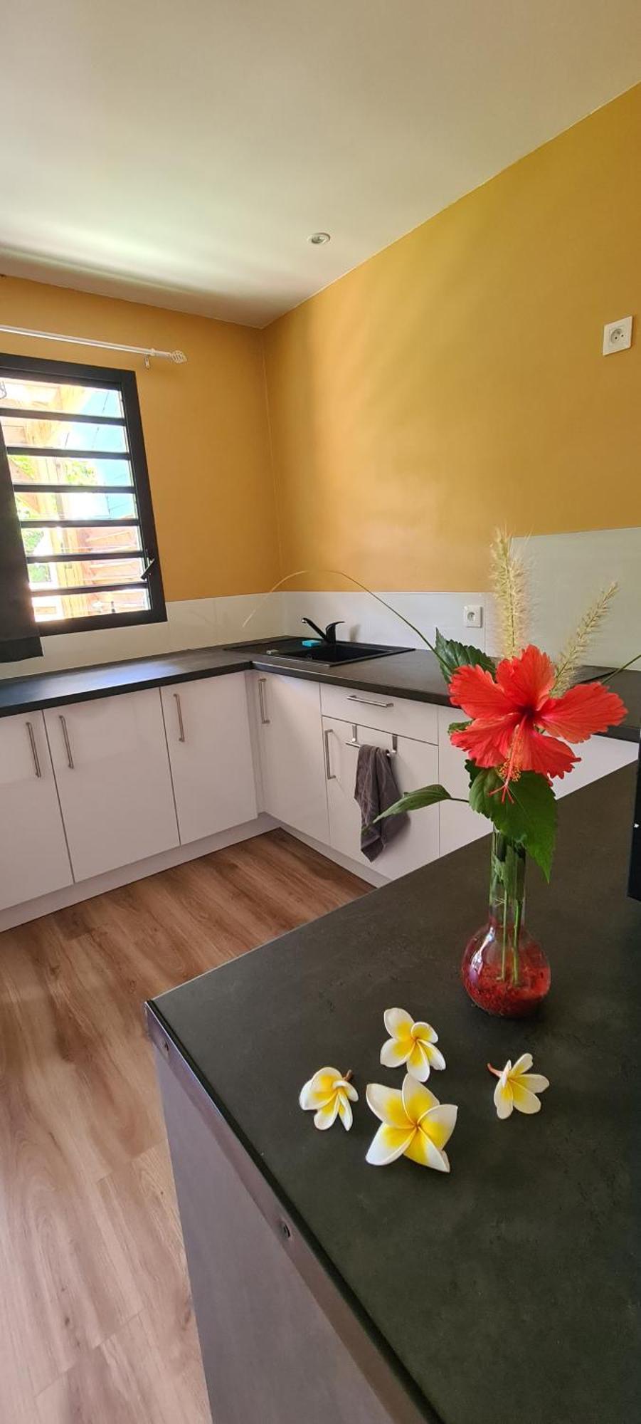 Coquet Appartement A 50 M Du Lagon L'Etang-Sale ภายนอก รูปภาพ