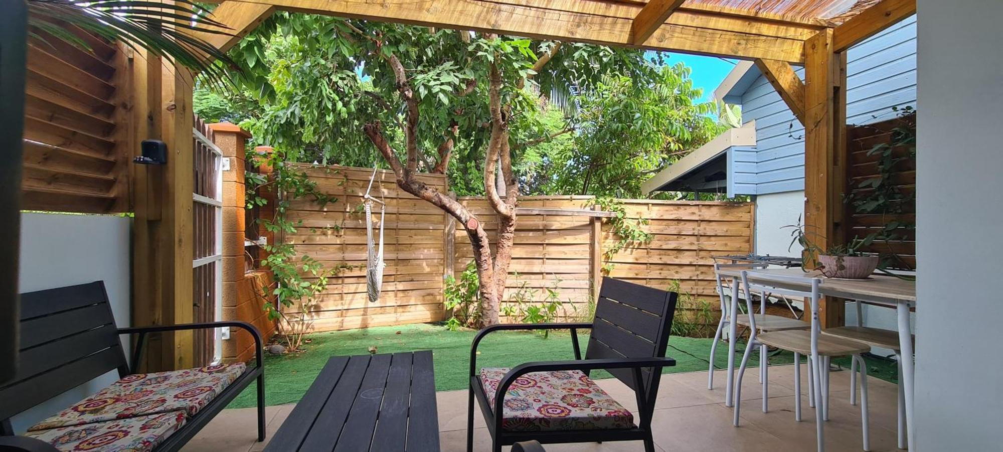 Coquet Appartement A 50 M Du Lagon L'Etang-Sale ภายนอก รูปภาพ